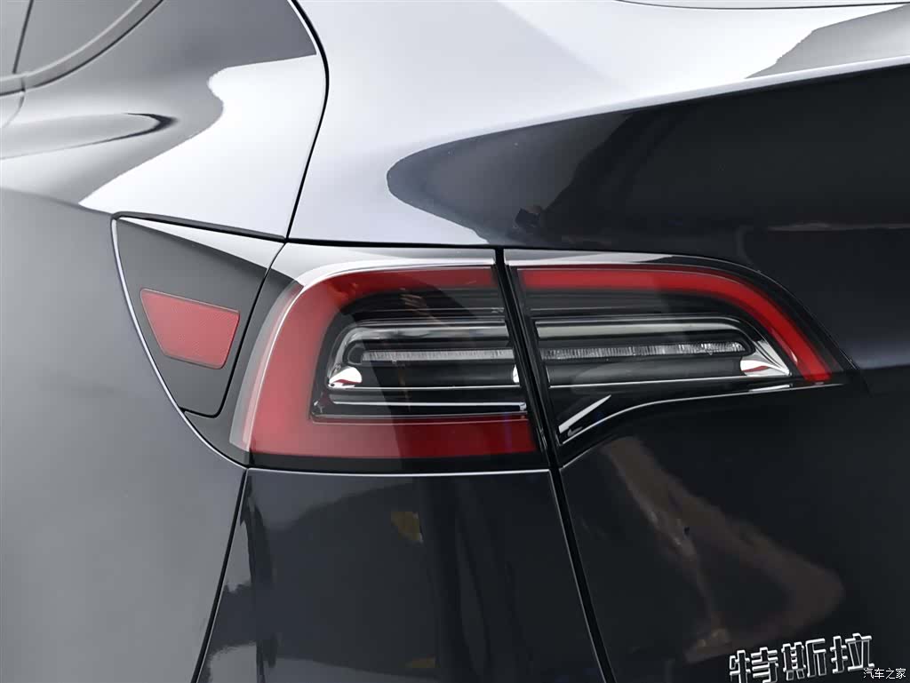 Tesla Model Y, 2024 7