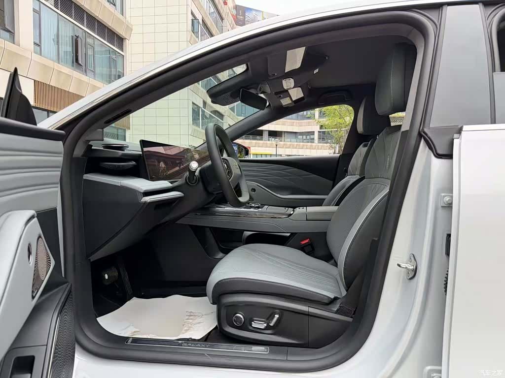 Geely E8, 2025 15
