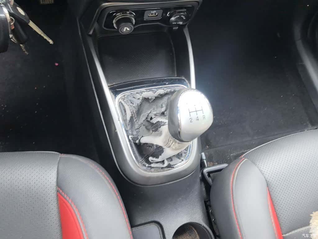 Changan CS15, 2017 14