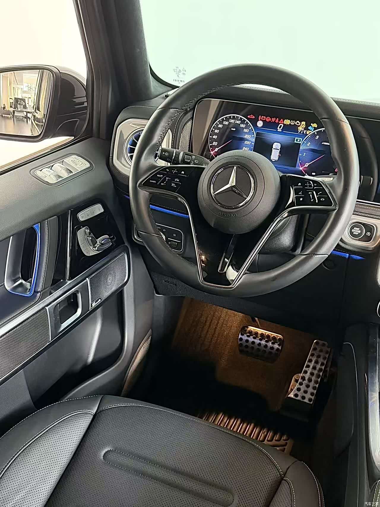 Mercedes-Benz G-Class, 2025 11