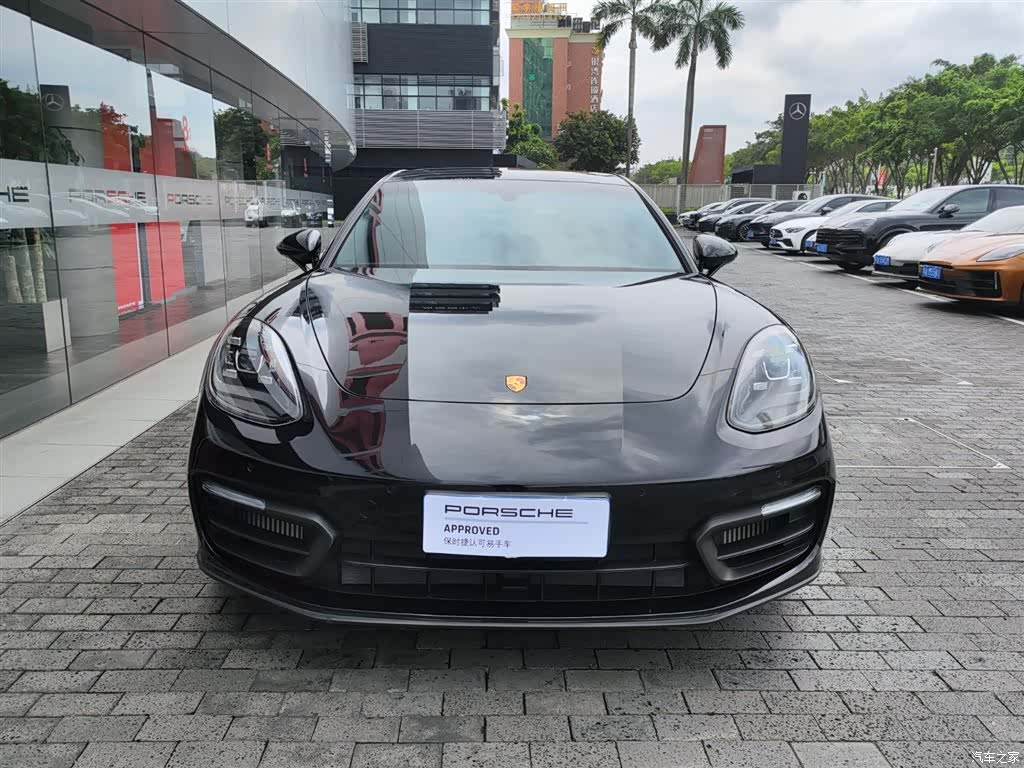 Porsche Panamera, 2022 2