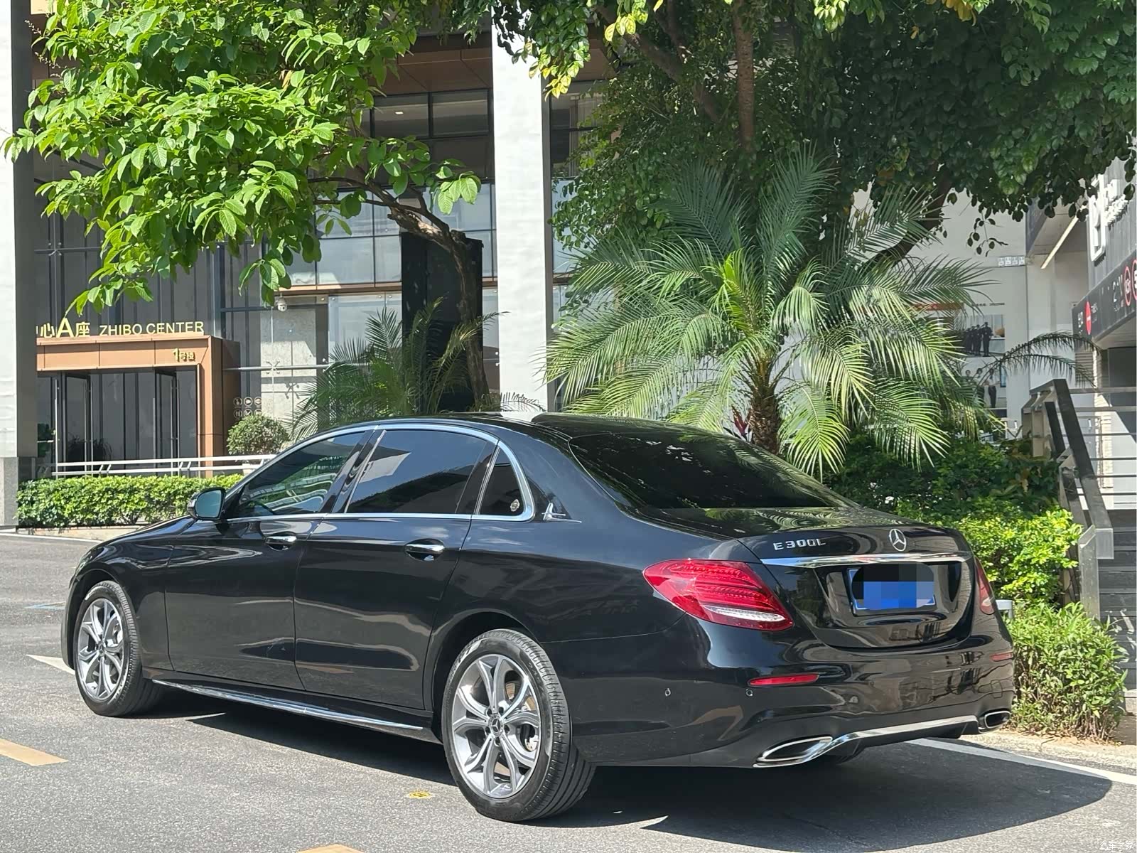 Mercedes-Benz E-Class, 2020 4