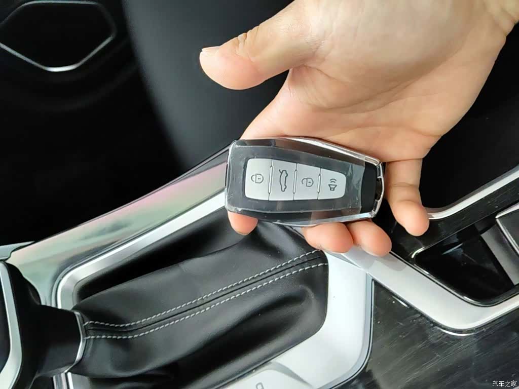 Geely Coolray, 2025 9