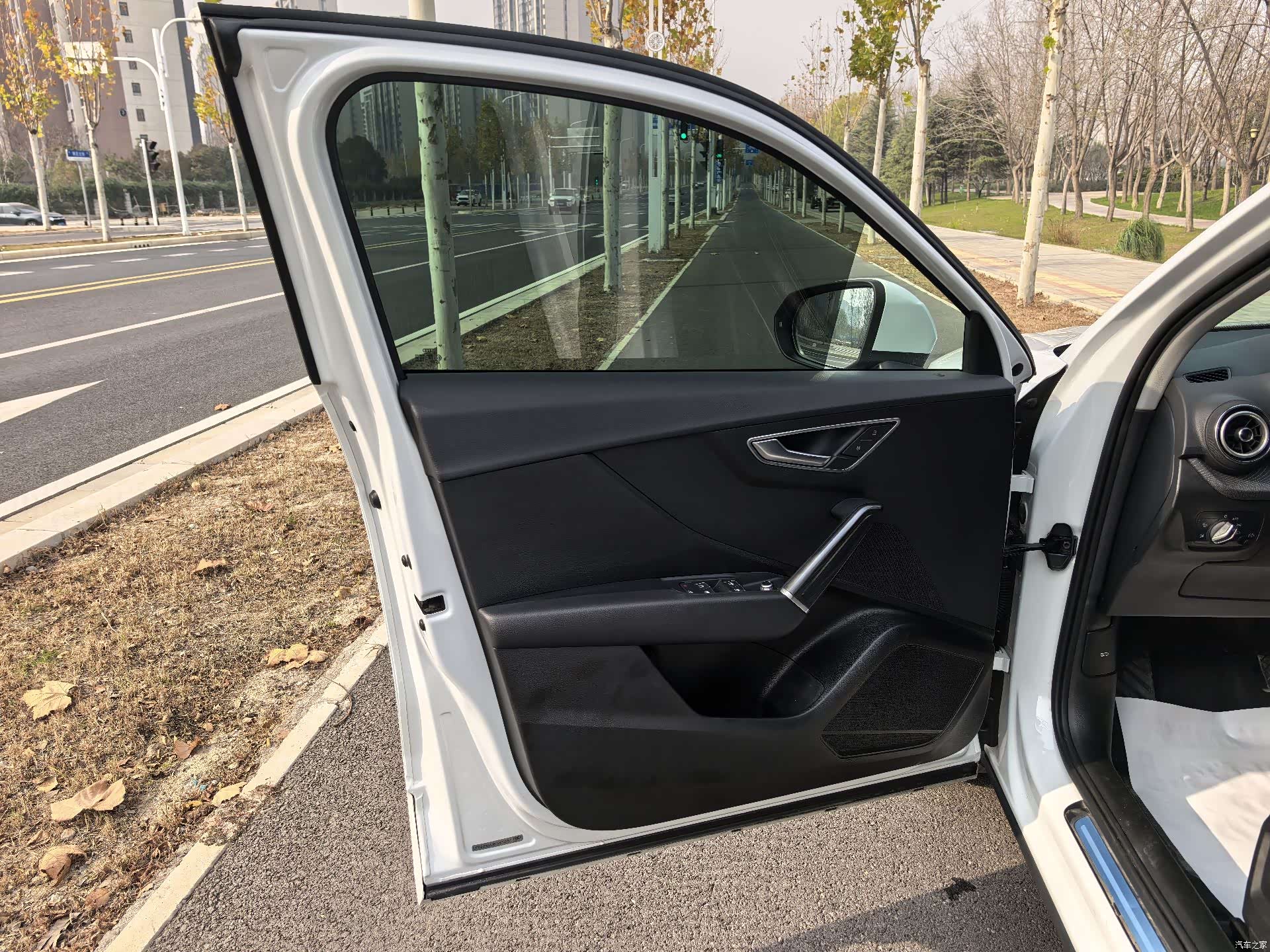 Audi Q2L, 2021 9