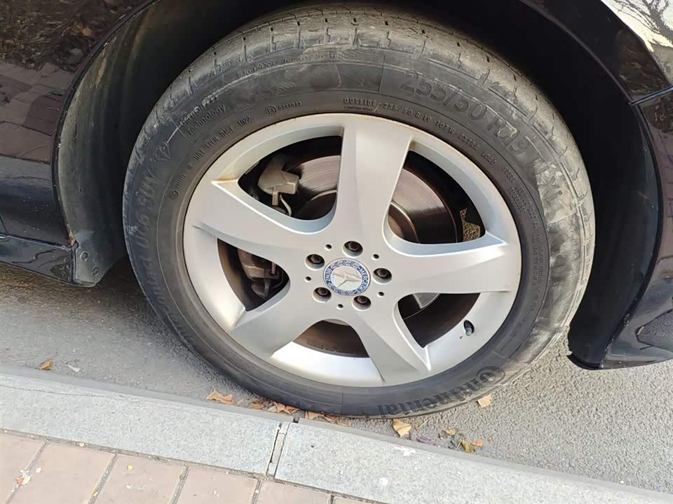 Mercedes-Benz R-class