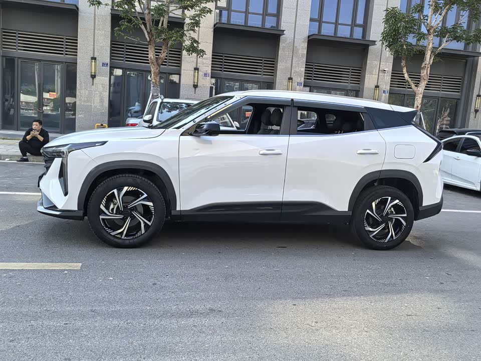 Geely Atlas
