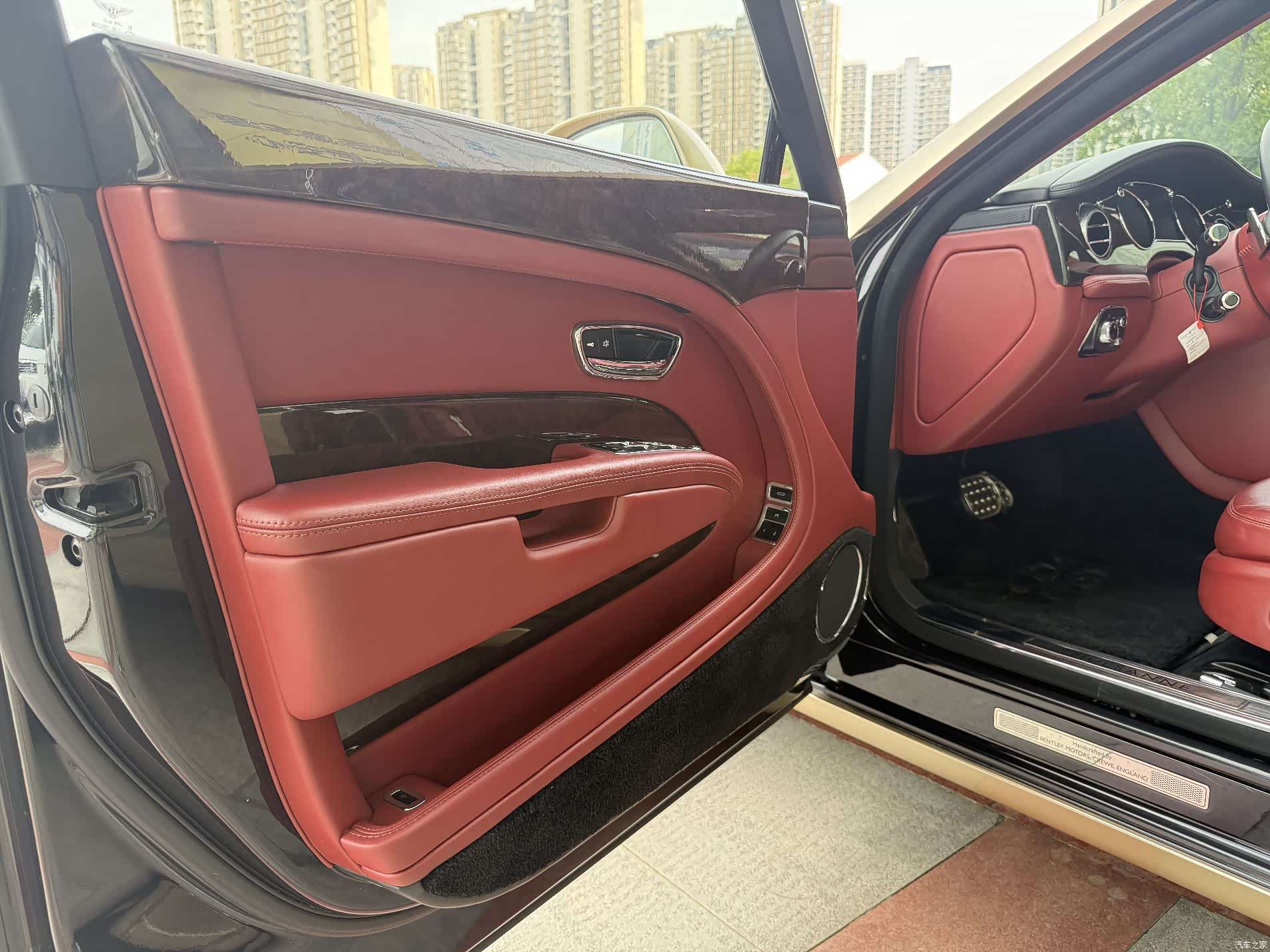 Bentley Mulsanne, 2012 14
