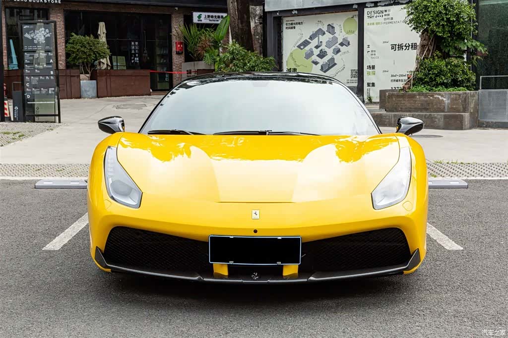Ferrari 488, 2018 4