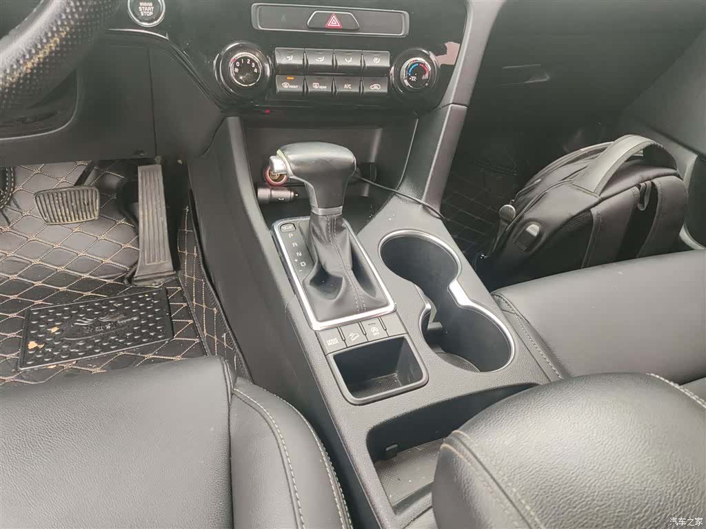 Kia KX5, 2016 10