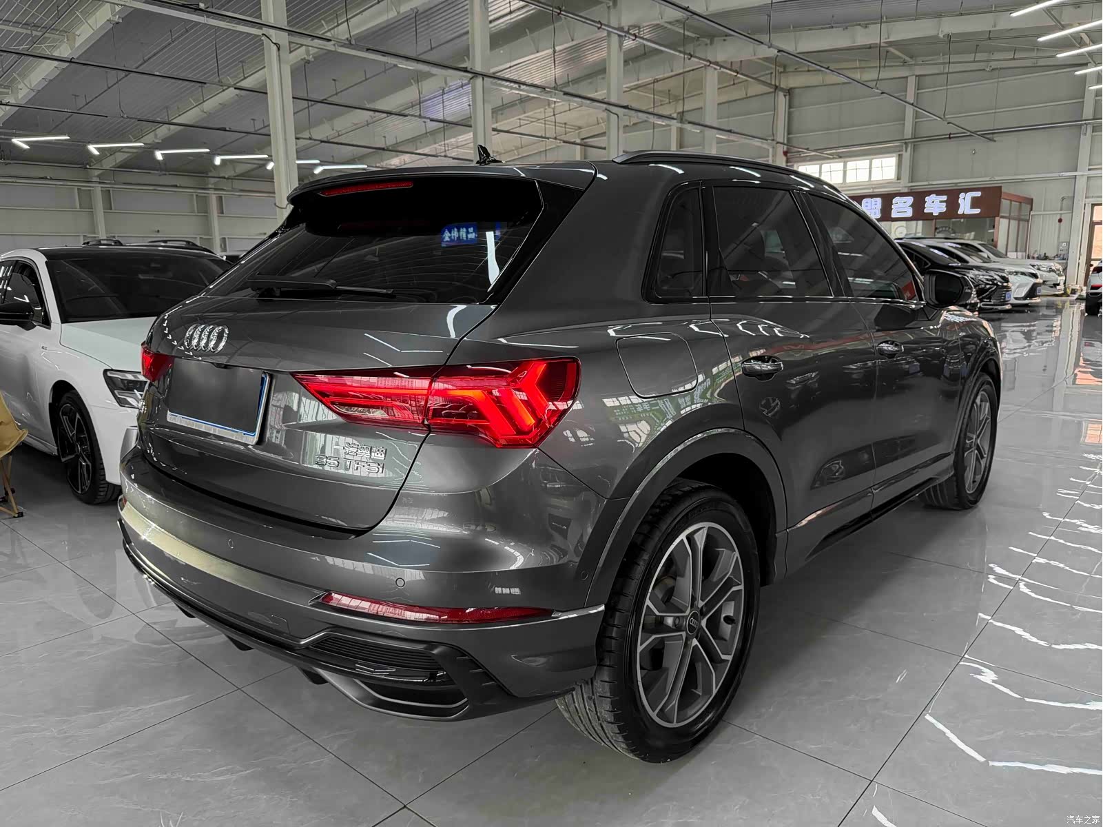 Audi Q3, 2023 4