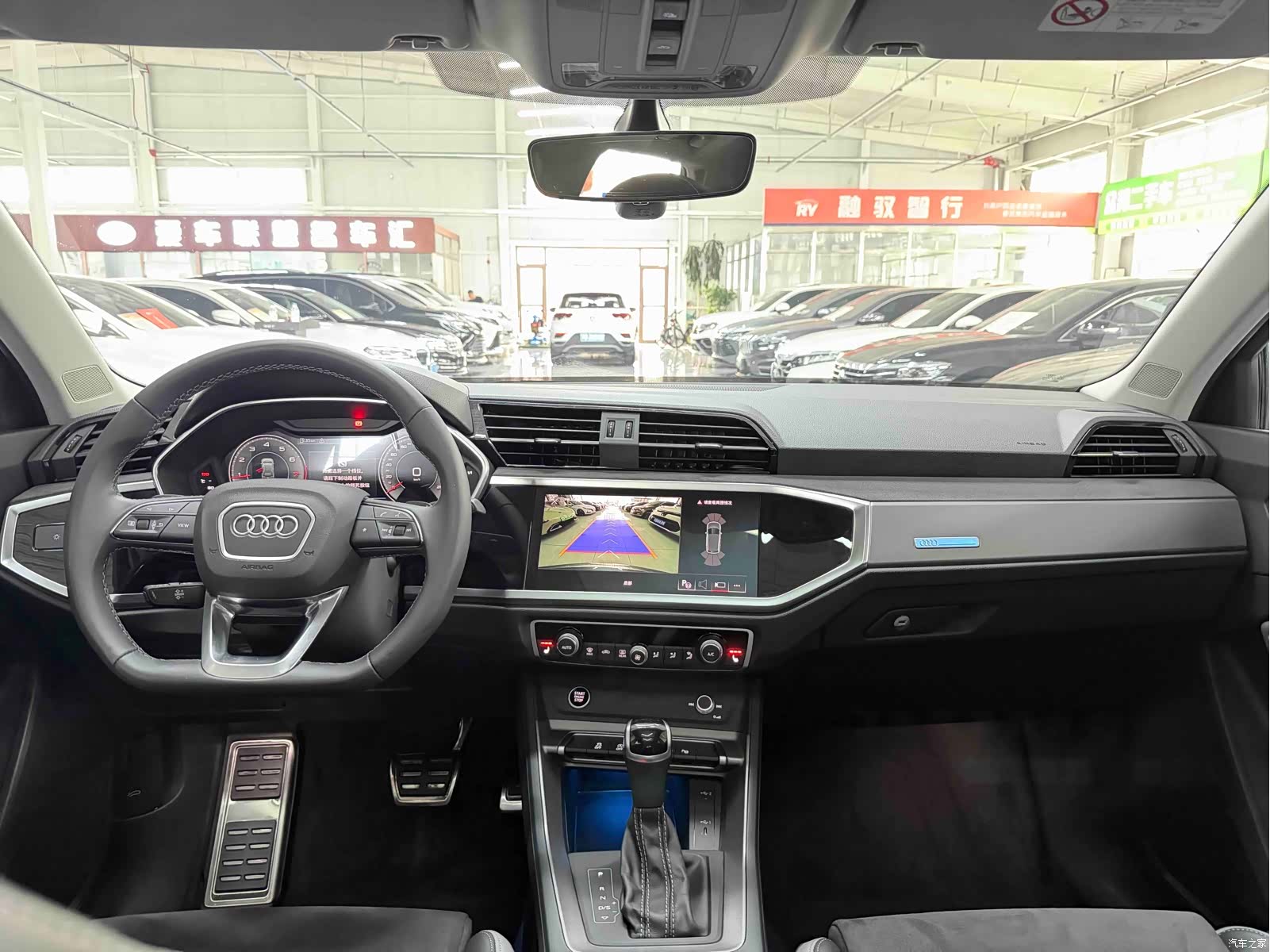 Audi Q3, 2023 14