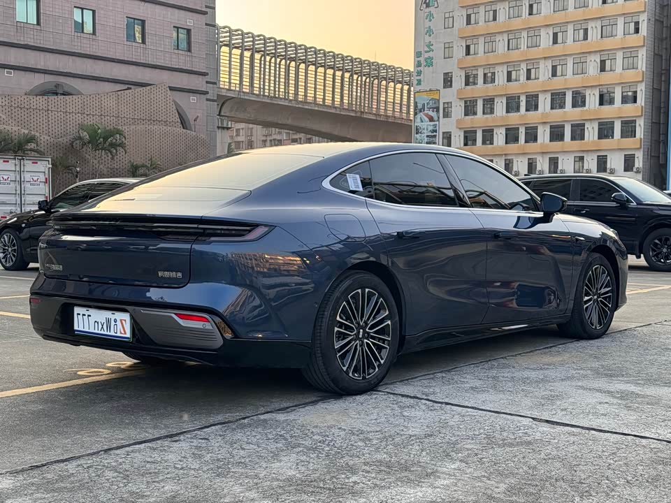 Geely Galaxy Galaxy Sparkle 8