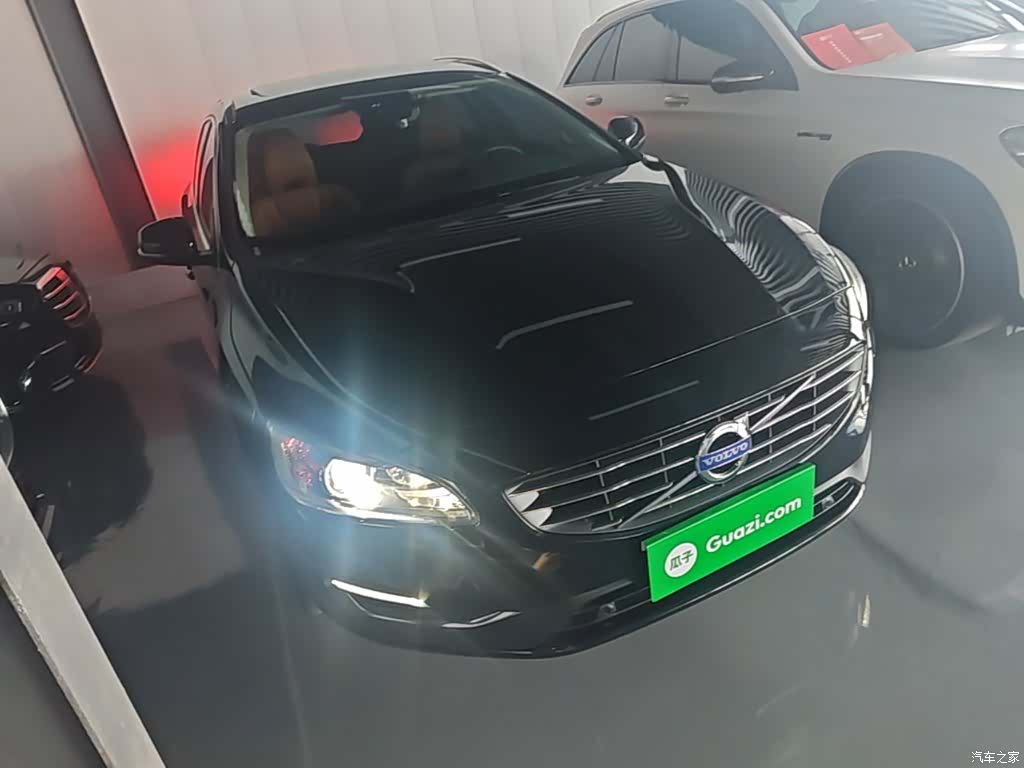 Volvo V60, 2017 4