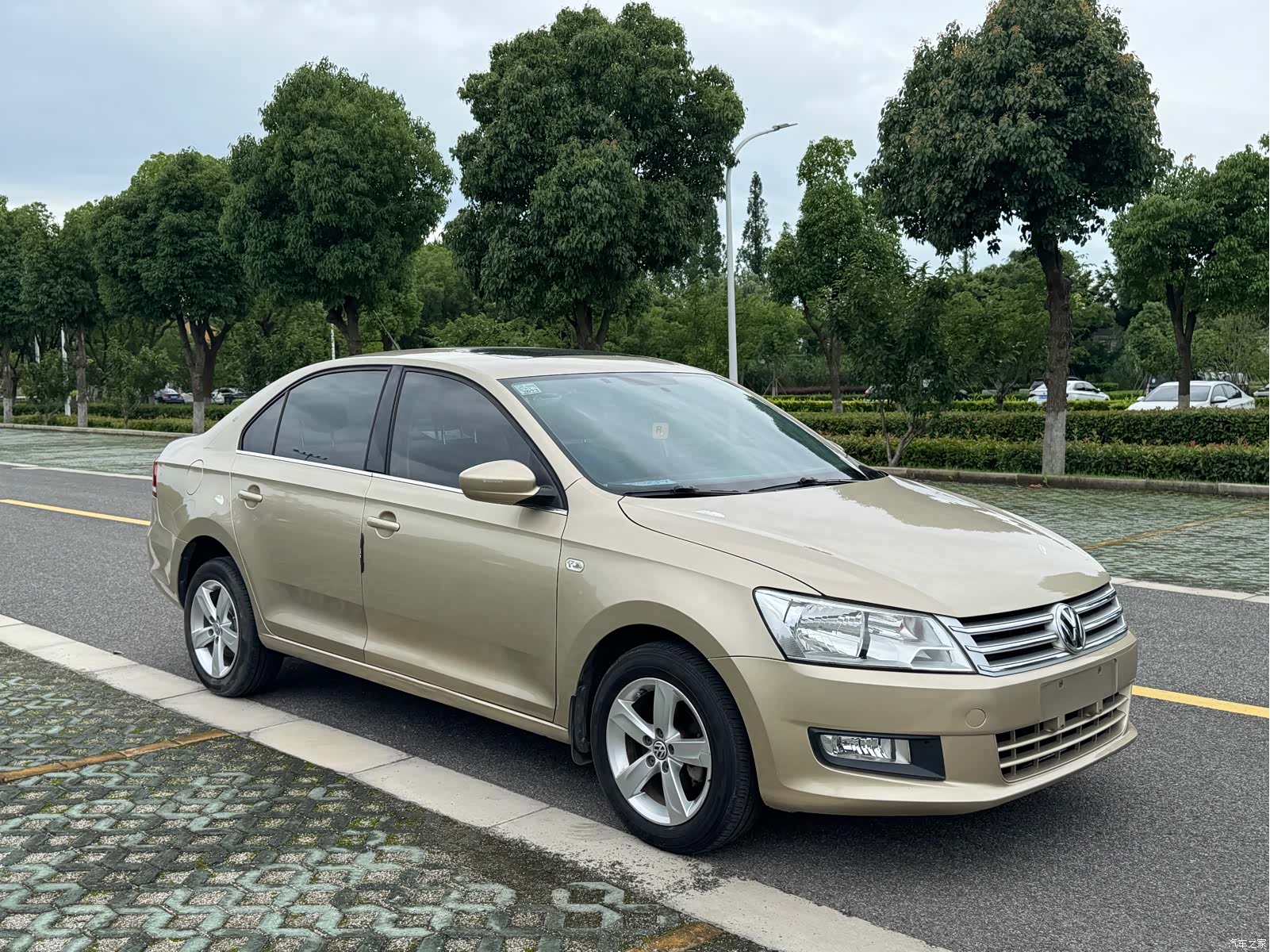 Volkswagen Santana, 2015 10