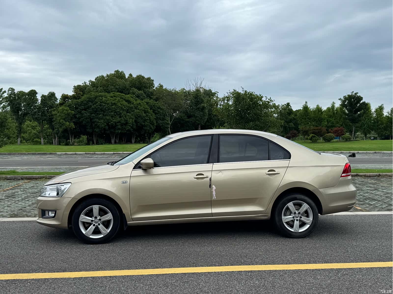 Volkswagen Santana, 2015 13