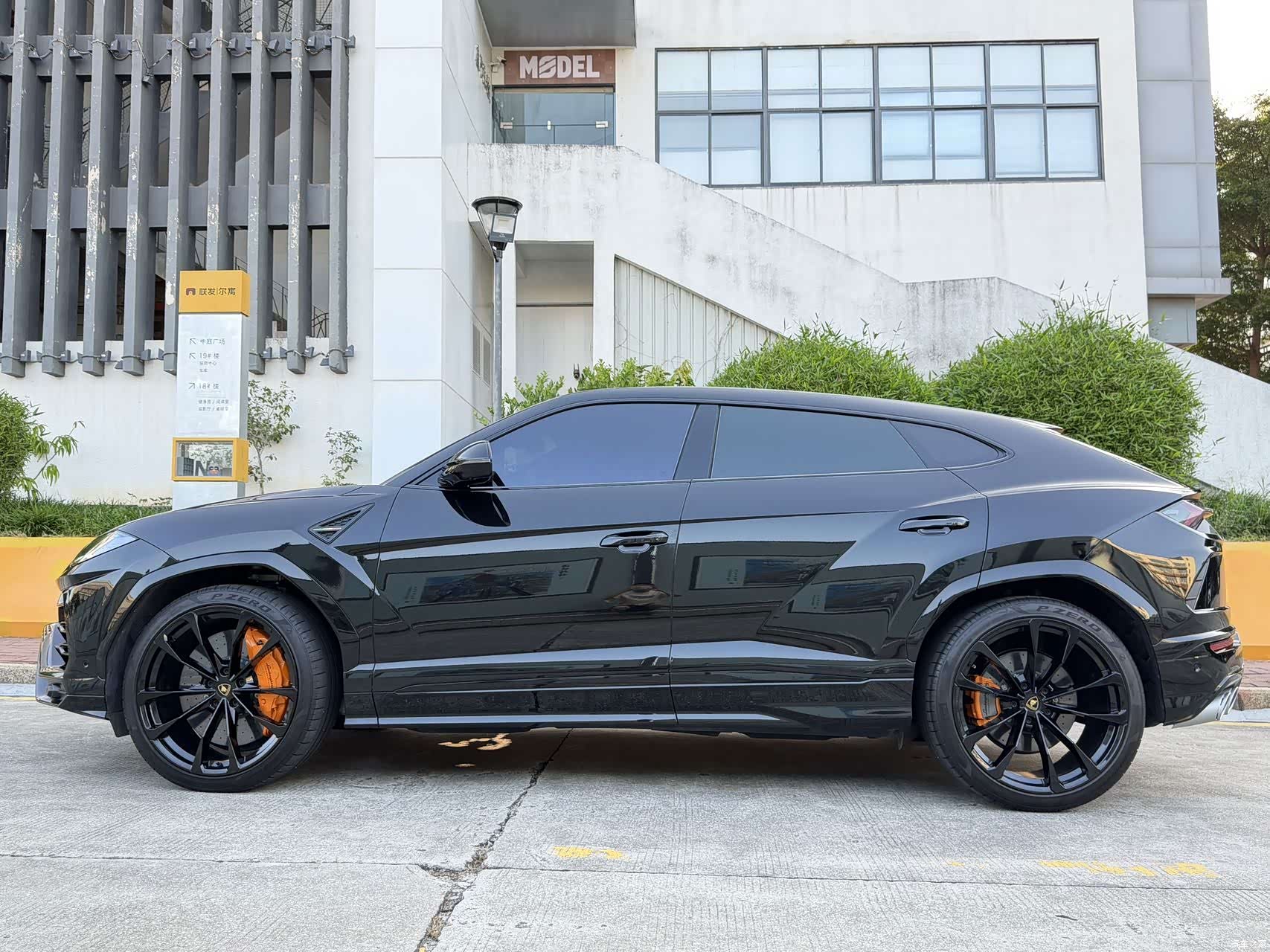 Lamborghini Urus, 2022 15