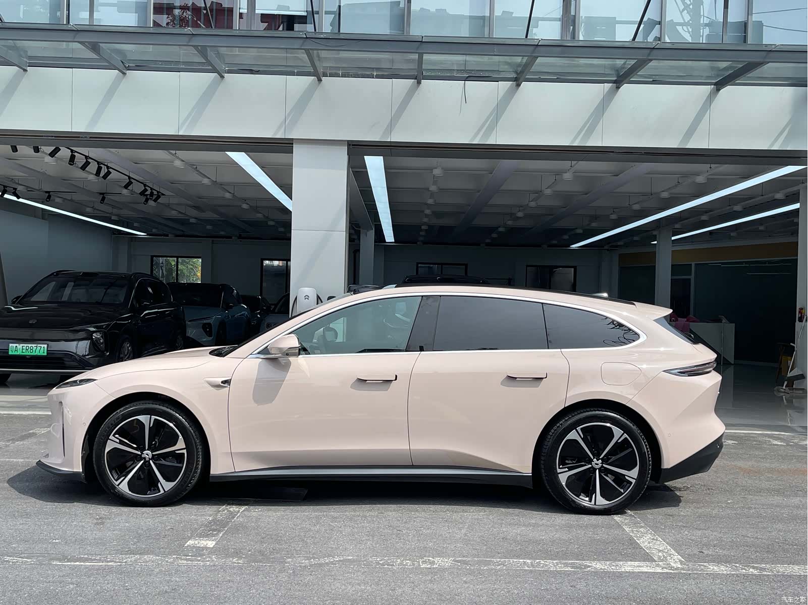 NIO ET5, 2024 все фото