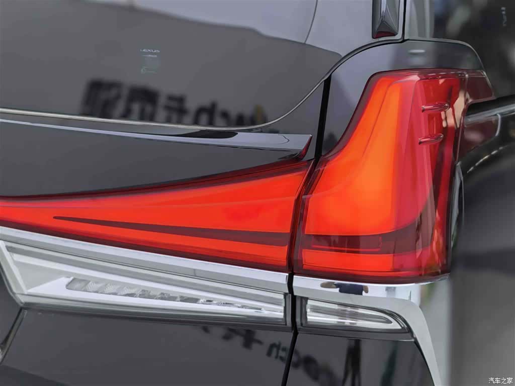 Lexus LM, 2021 11