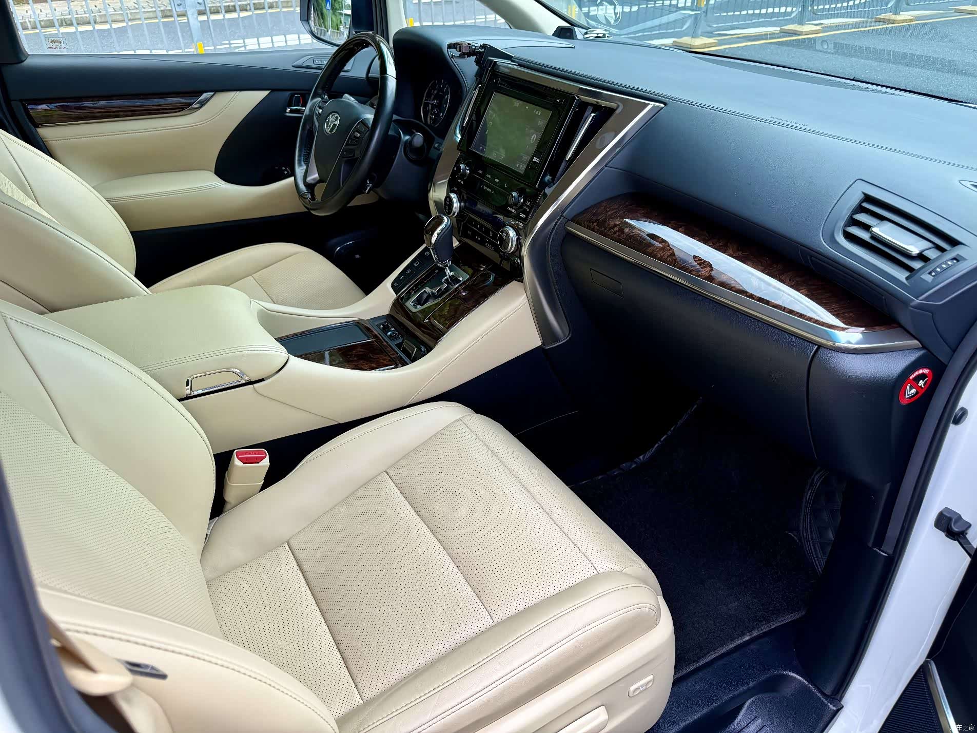Toyota Alphard, 2019 6