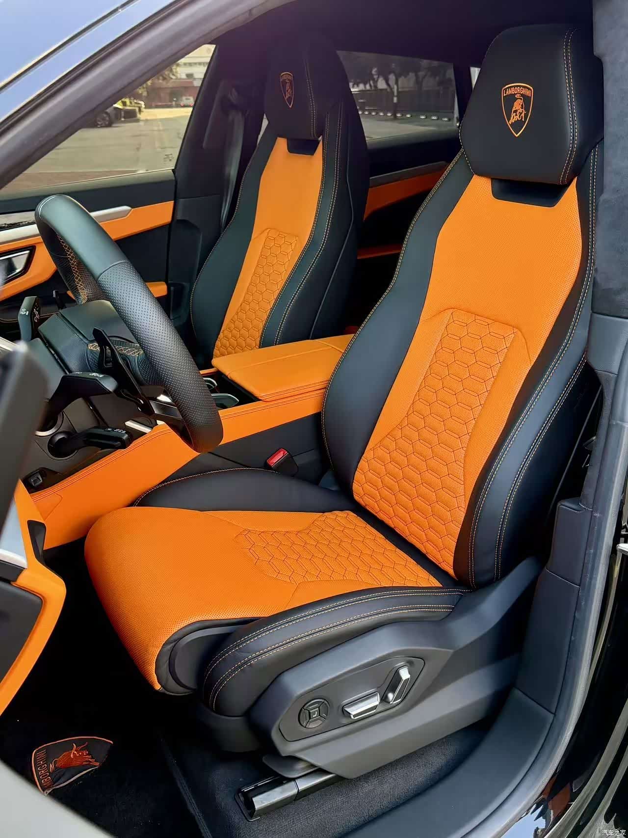 Lamborghini Urus, 2022 4