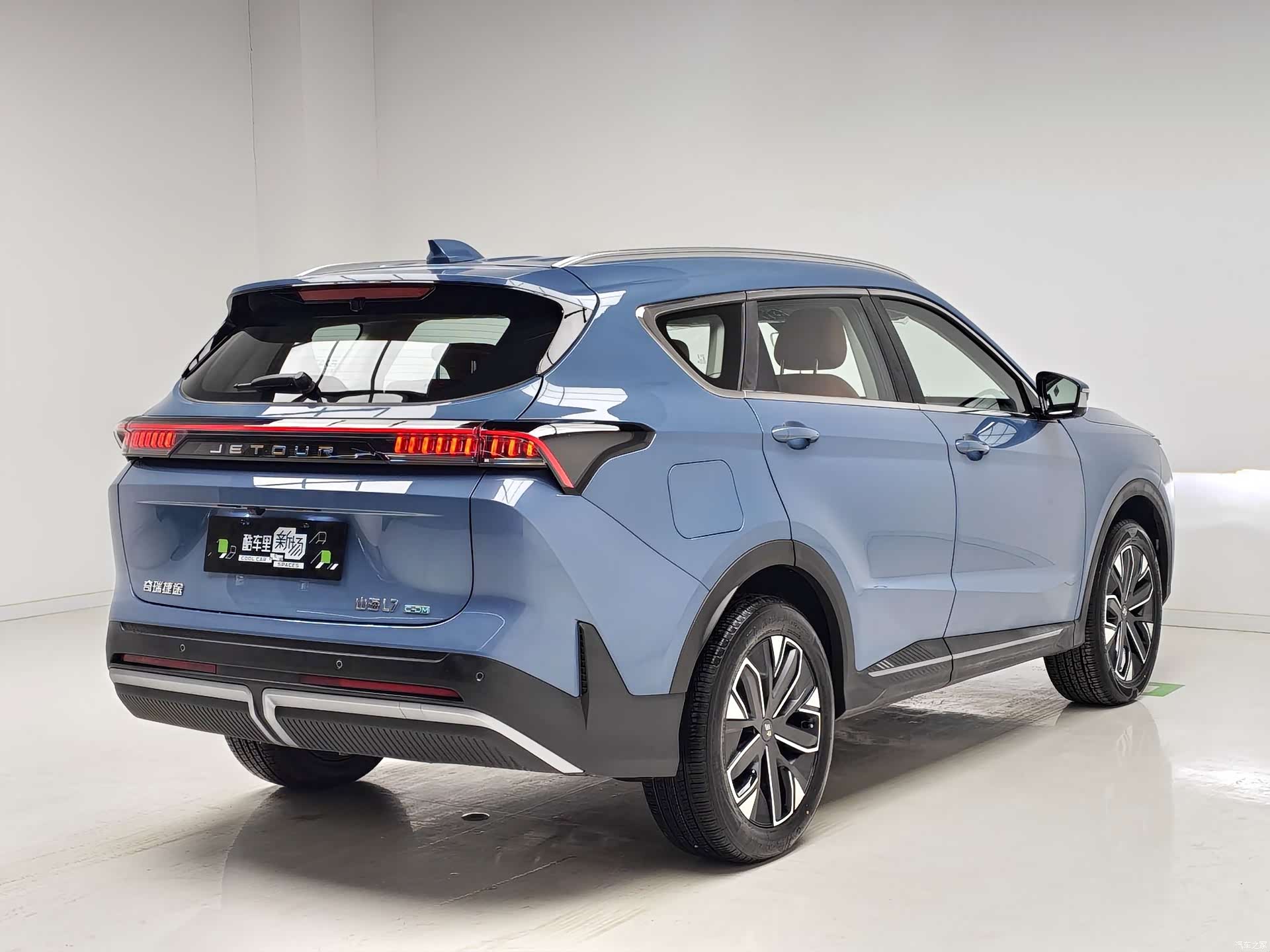 Jetour L7, 2026 4