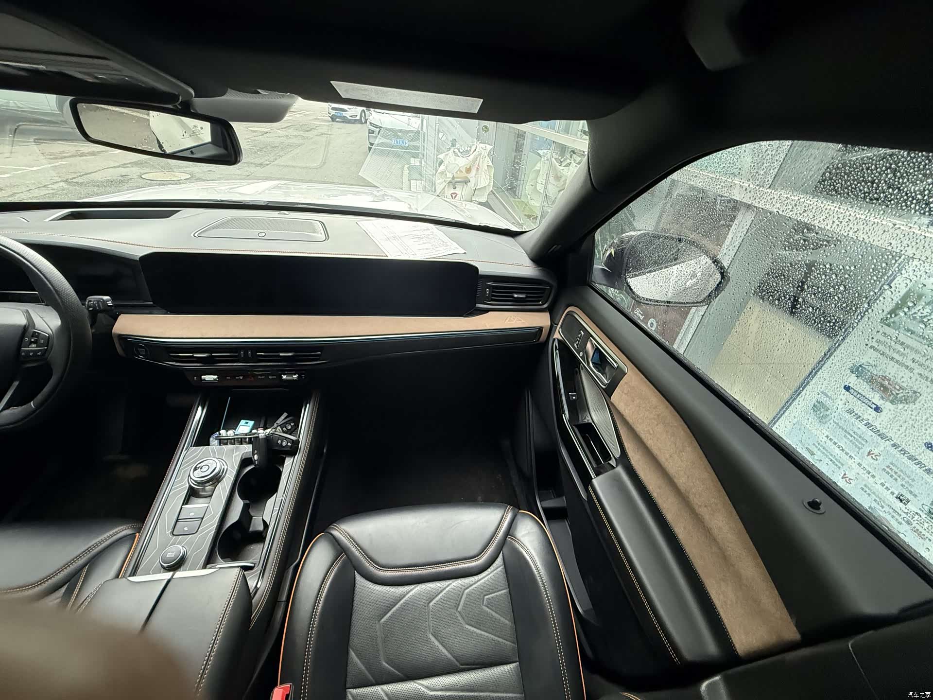 Ford Explorer, 2024 11