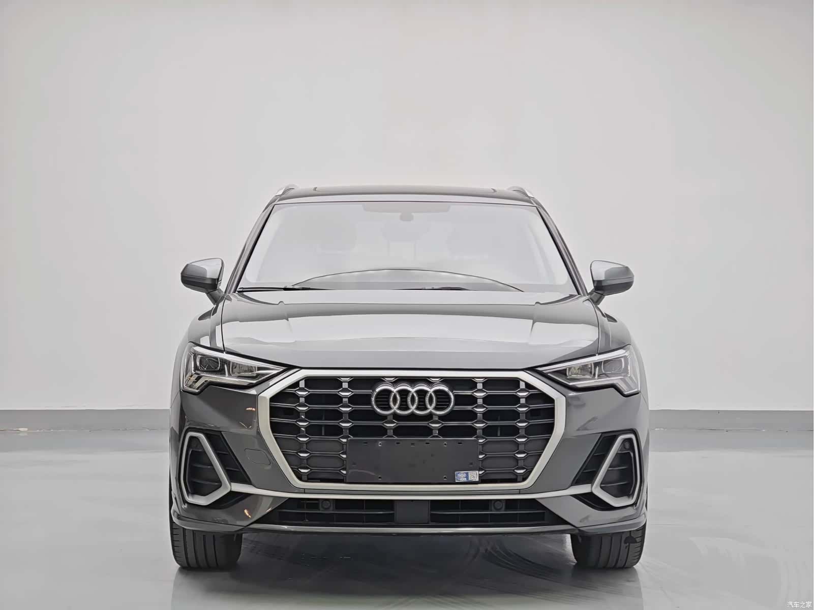 Audi Q3, 2023 2