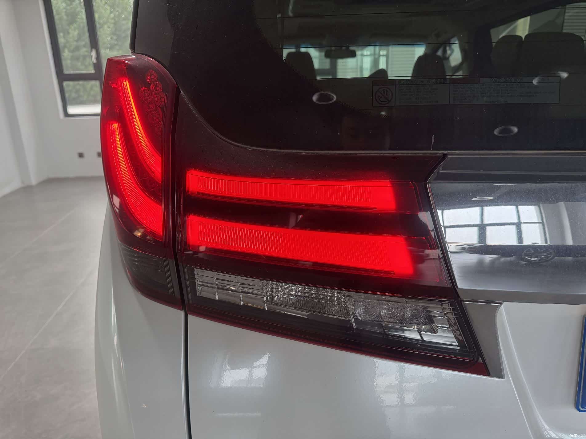 Toyota Alphard, 2017 13