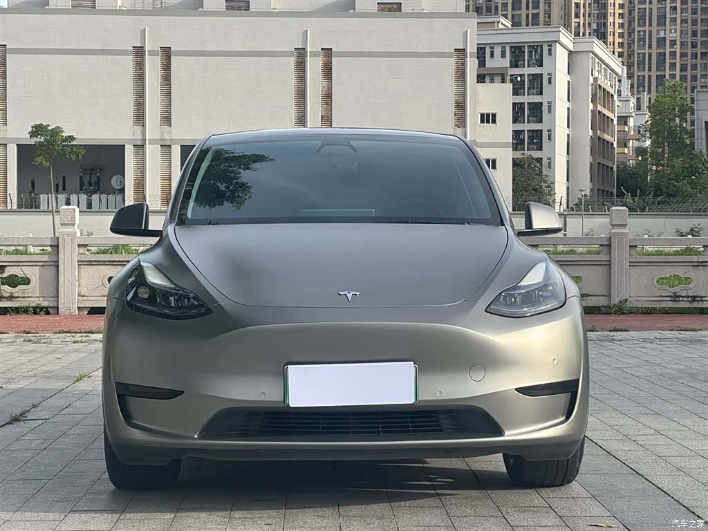 Tesla Model Y, 2023 2