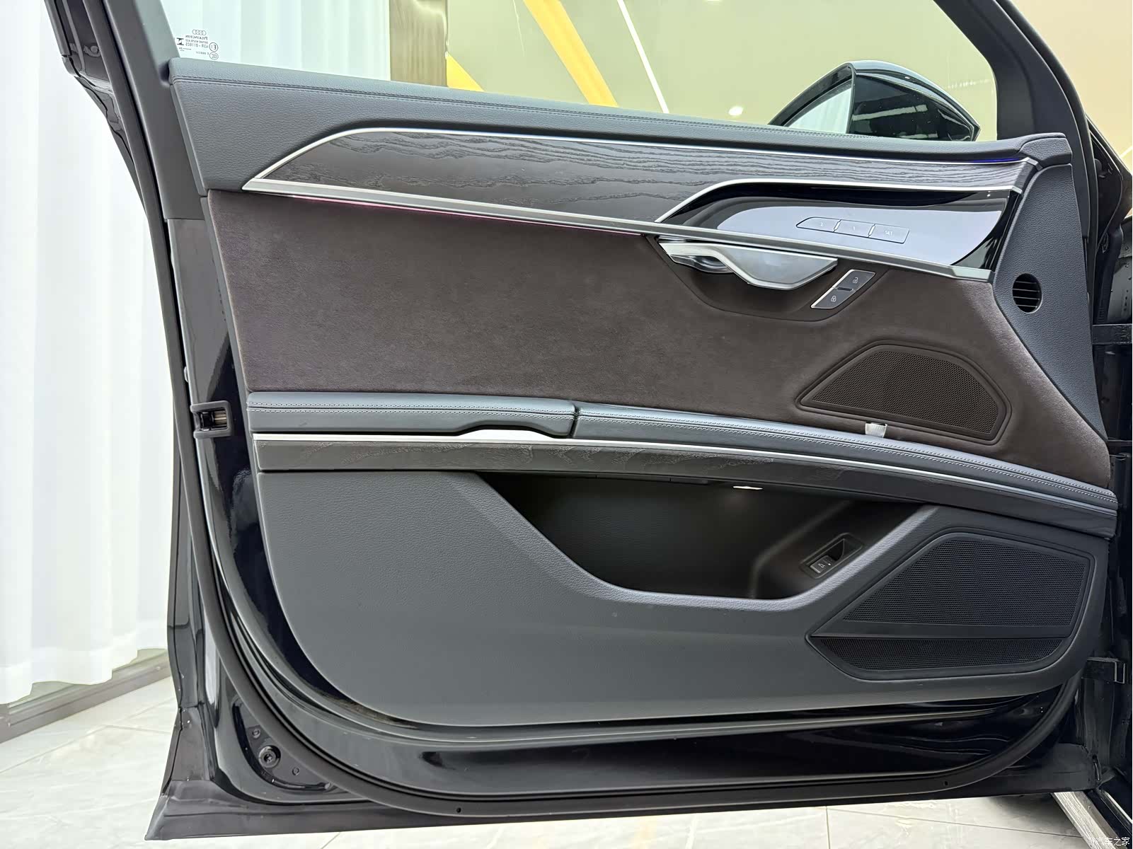 Audi A8L, 2025 3