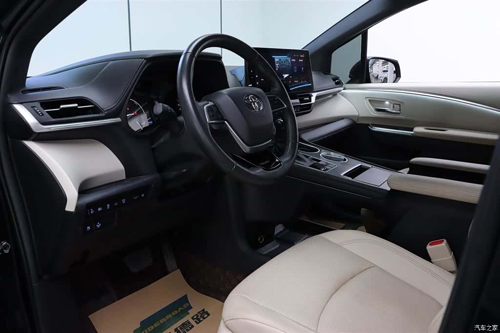 Toyota Granvia, 2023 12
