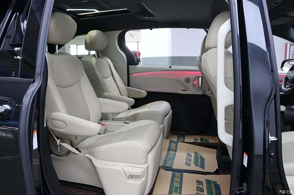 Toyota Granvia, 2023 14