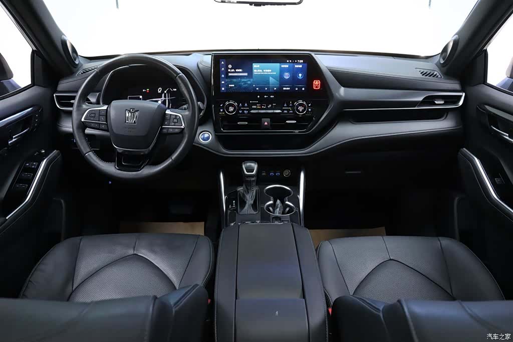 Toyota Crown, 2022 18