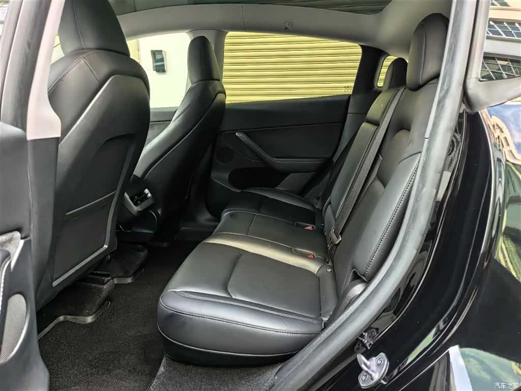 Tesla Model Y, 2023 все фото