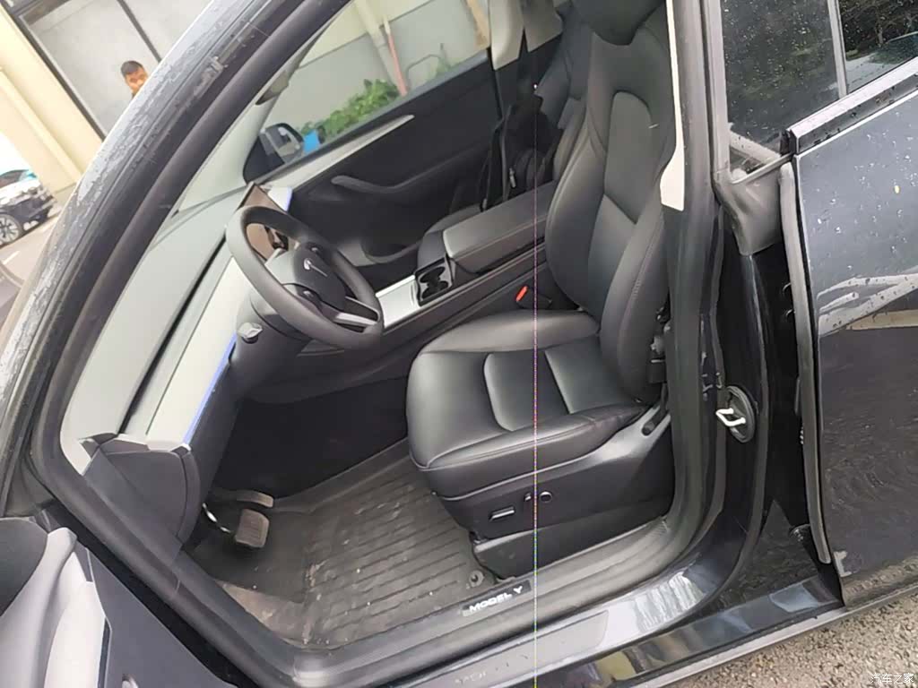 Tesla Model Y, 2024 15