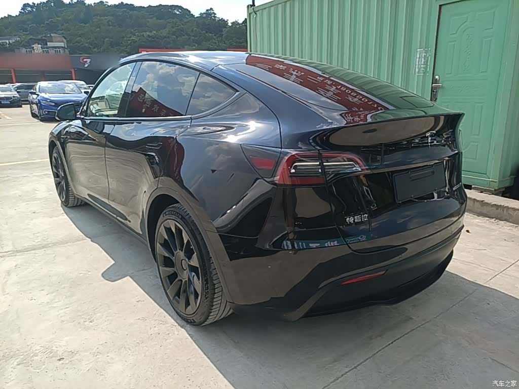 Tesla Model Y, 2021 все фото