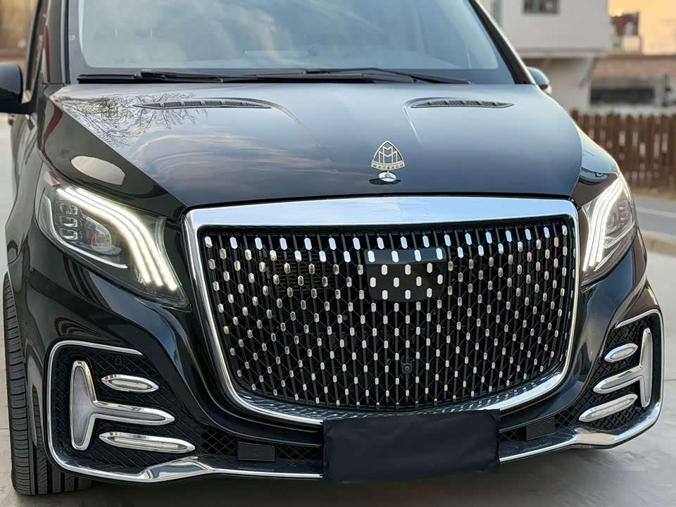 Mercedes-Benz V-class