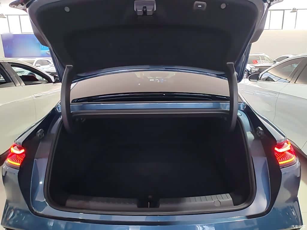 Geely 8, 2025 19