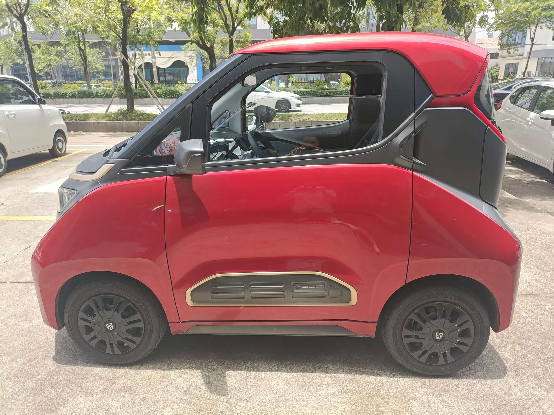 Wuling E200, 2019 8