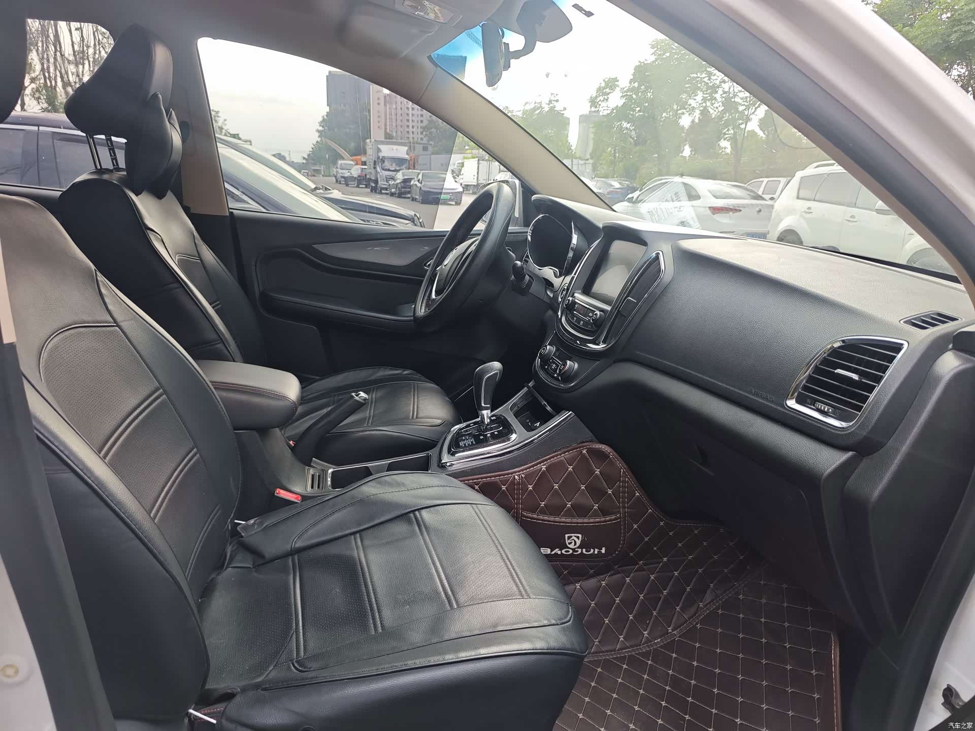 Wuling 560, 2016 6