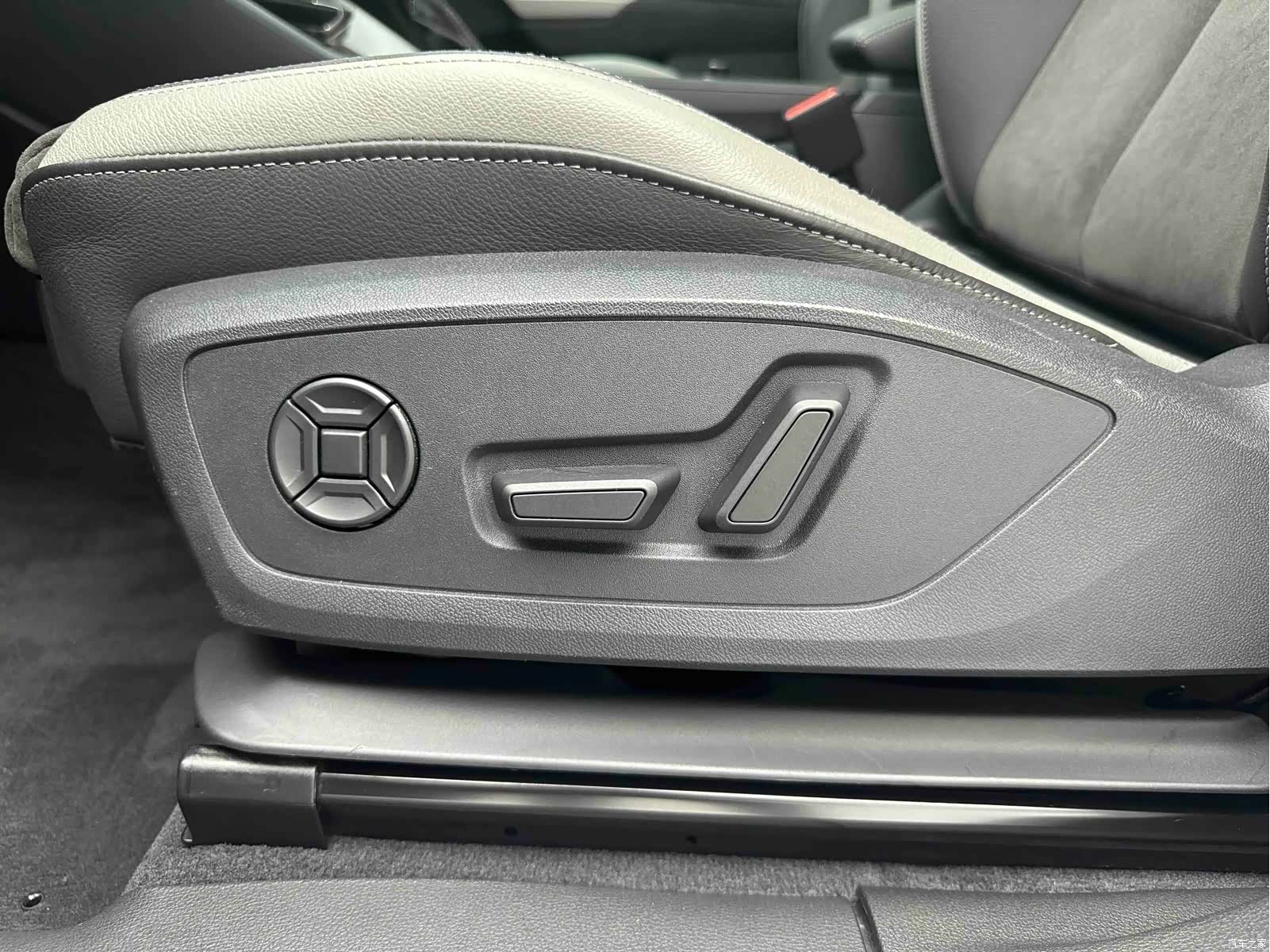 Audi Q3, 2021 11