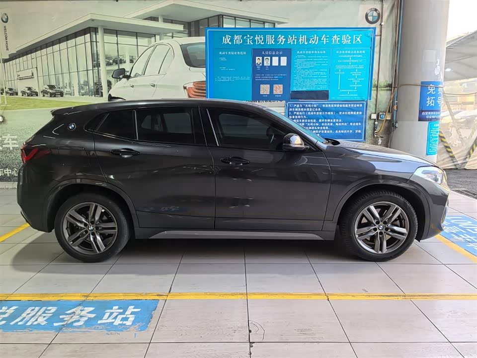 BMW X2