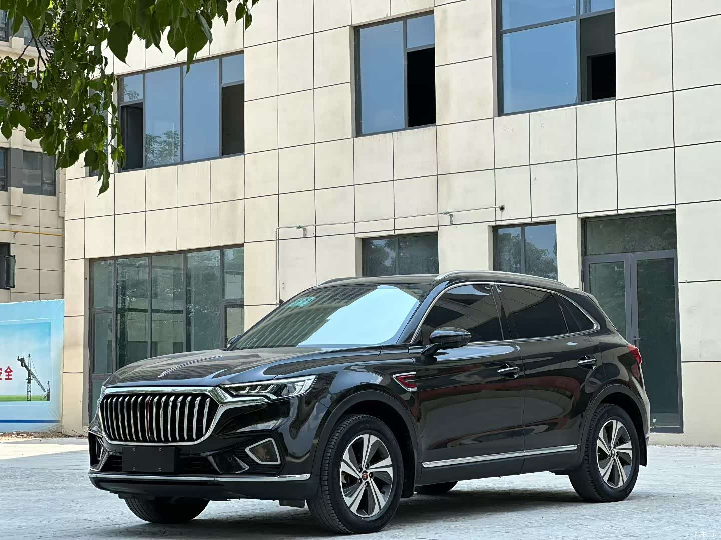 Hongqi HS5, 2021 1