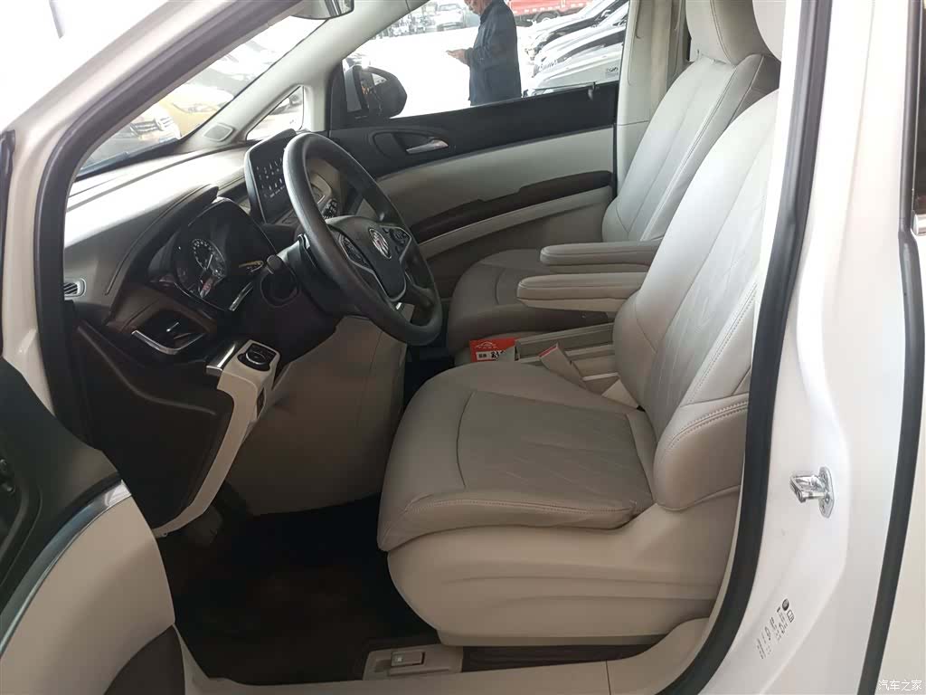 Buick GL8, 2023 11