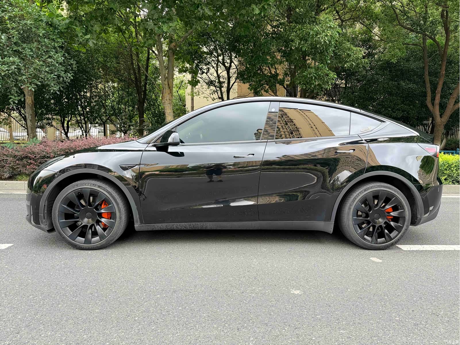 Tesla Model Y, 2022 все фото