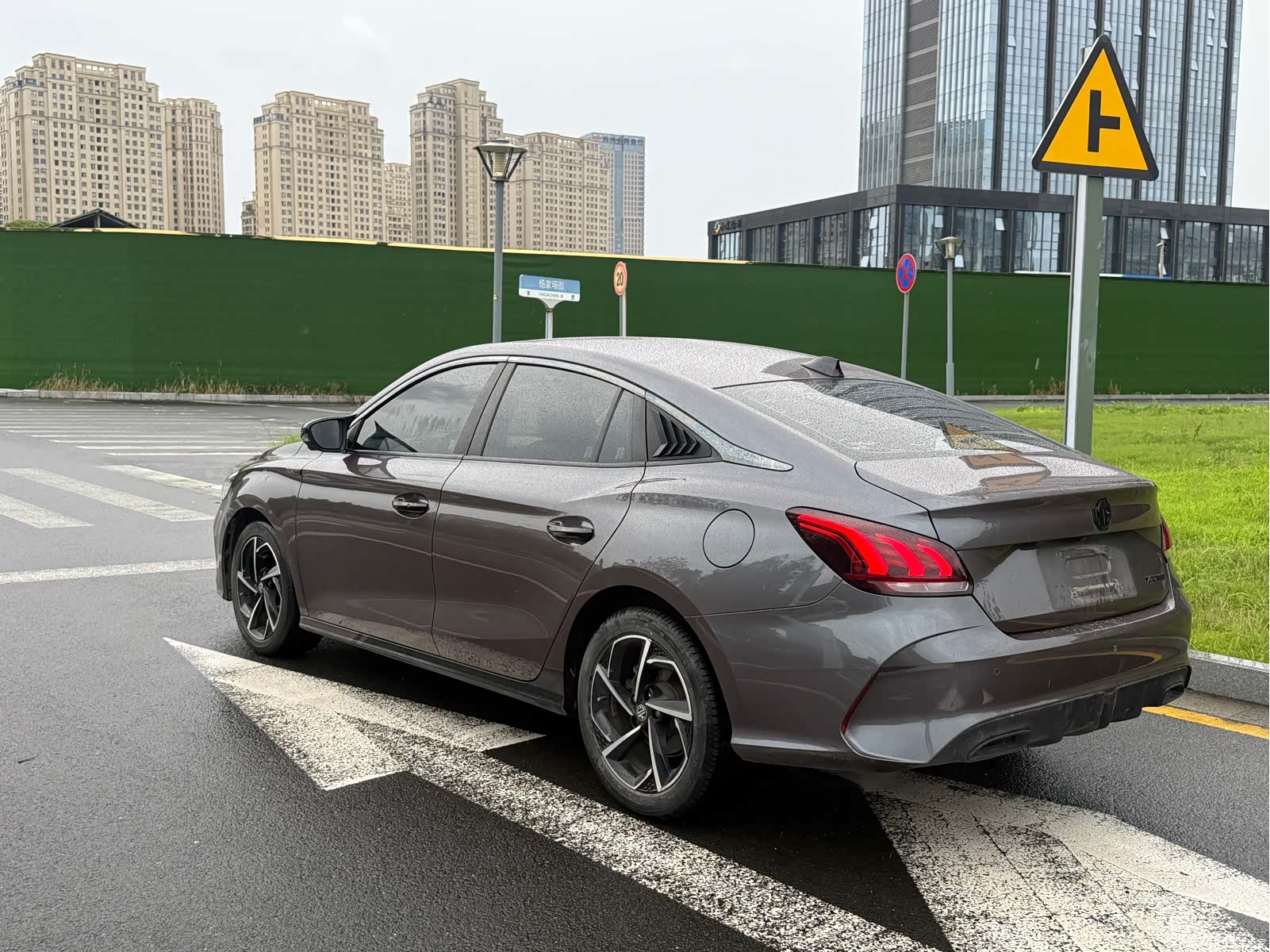 MG MG5, 2021 11