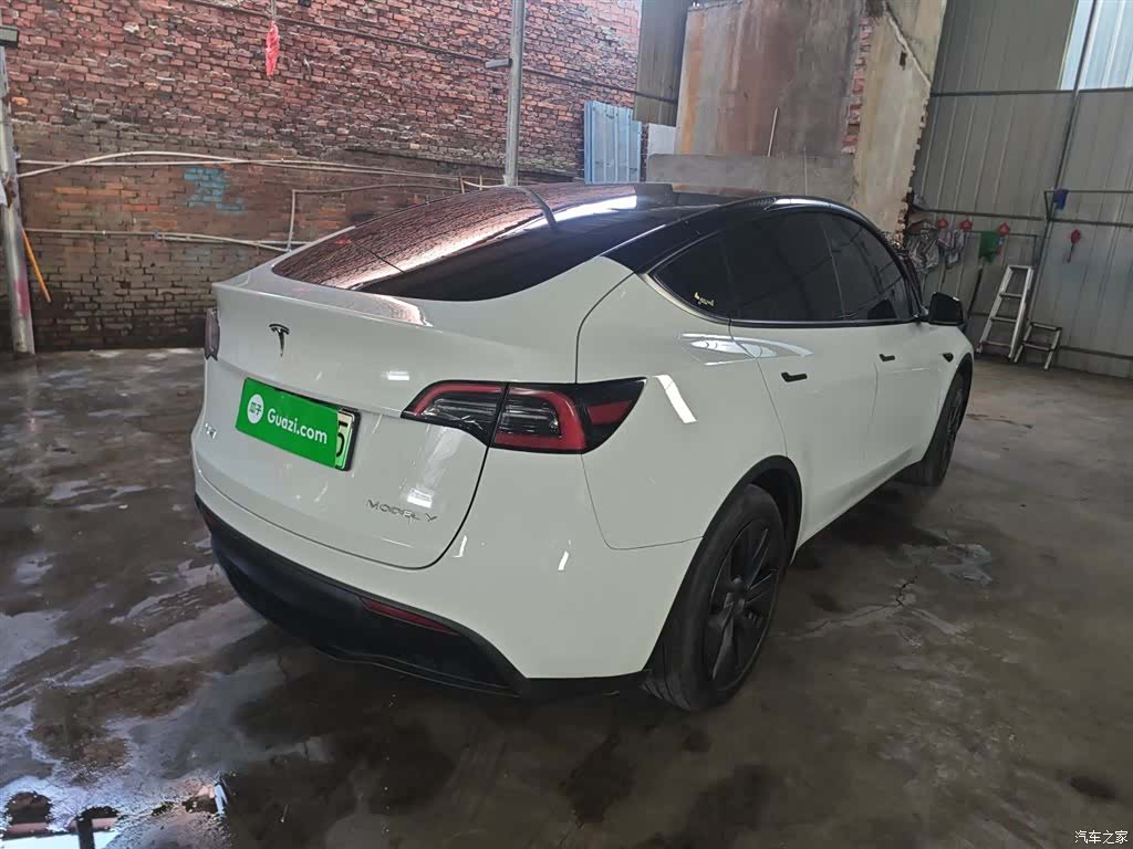 Tesla Model Y, 2025 7