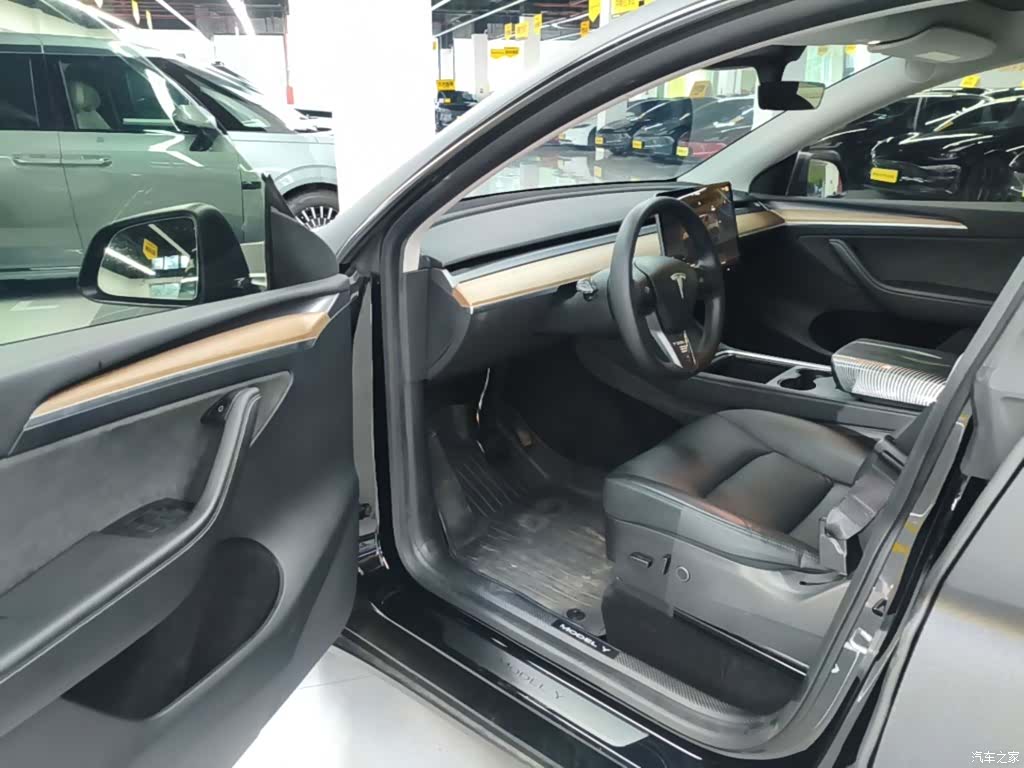 Tesla Model Y, 2022 12