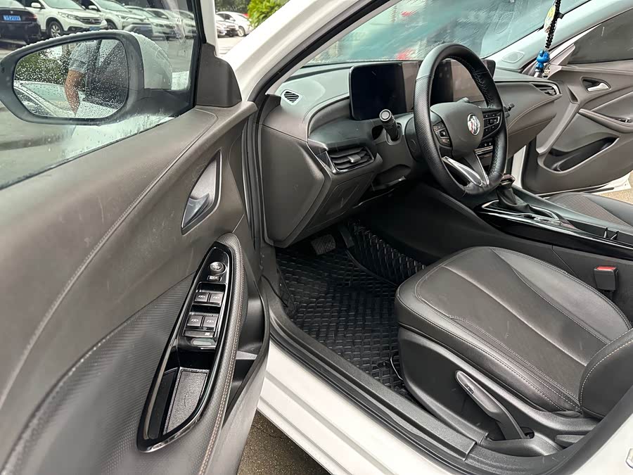 Buick Velar 2022, фото 12