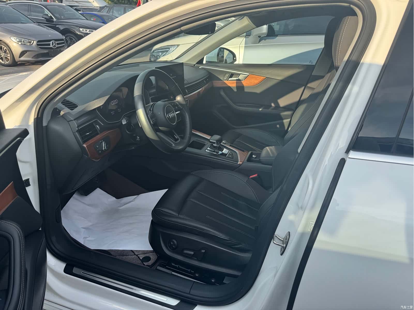 Audi A4L, 2021 3